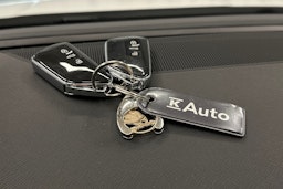 valkoinen Skoda Octavia 2024 kuva 24.