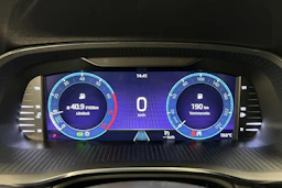 valkoinen Skoda Octavia 2024 kuva 13.