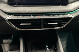 harmaa Skoda Octavia 2025 kuva 33.