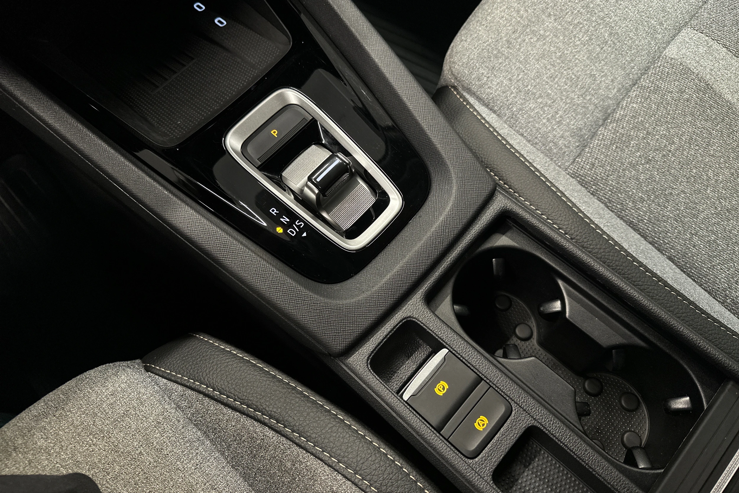 harmaa Skoda Octavia 2025 kuva 34.