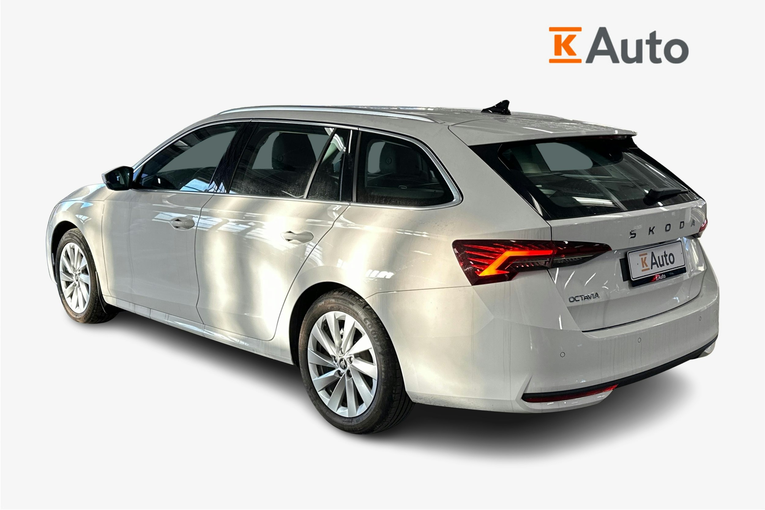 valkoinen Skoda Octavia 2025 kuva 2.