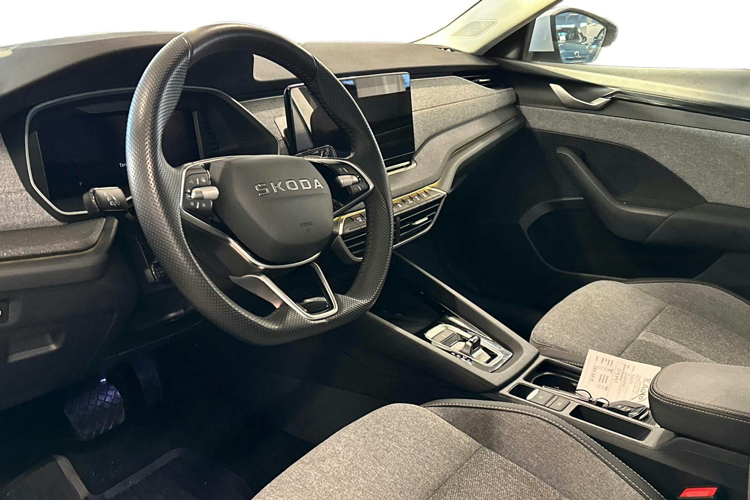 valkoinen Skoda Octavia 2025 kuva 3.