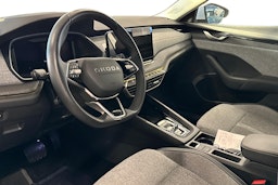 valkoinen Skoda Octavia 2025 kuva 3.