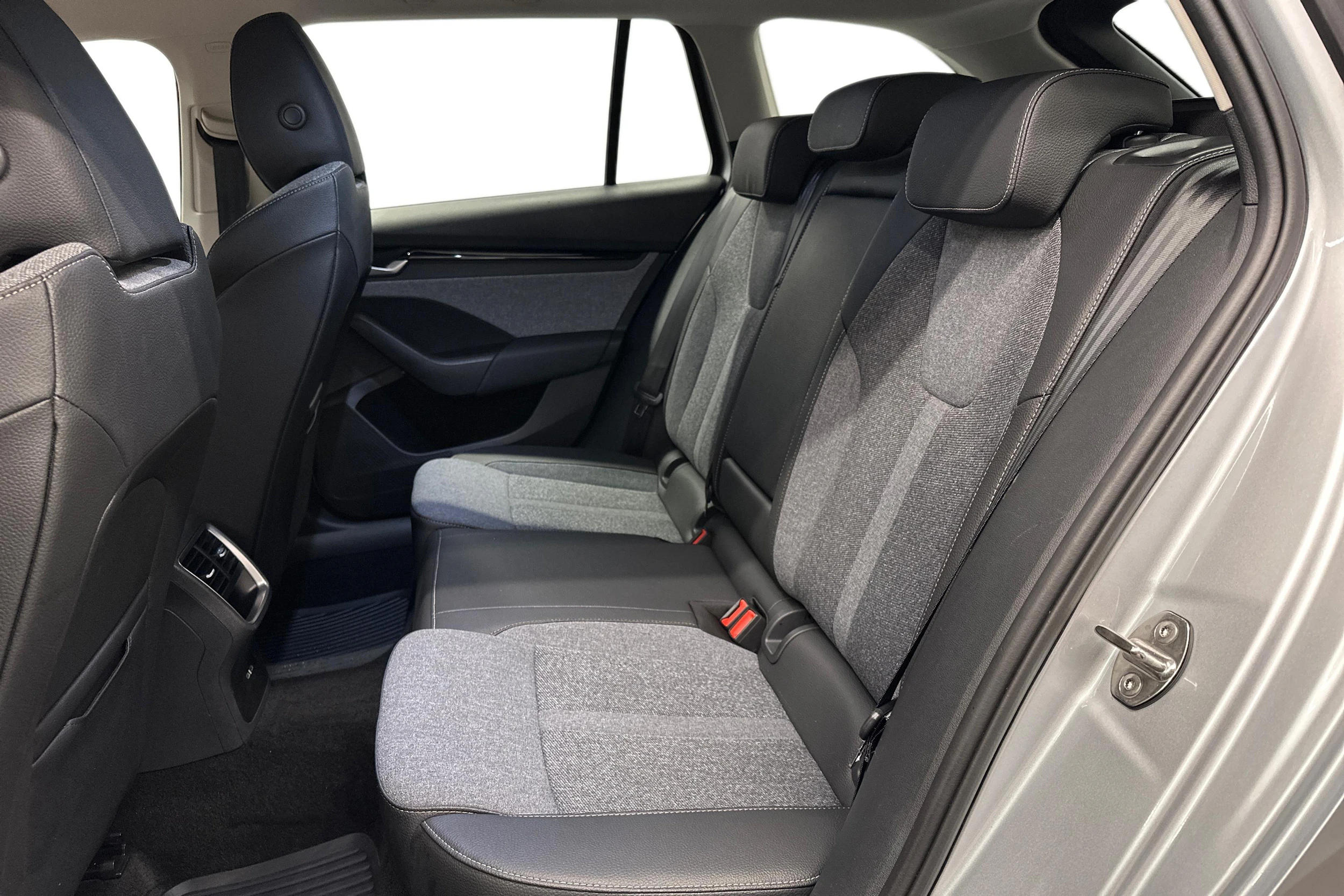 hopea Skoda Octavia 2025 kuva 8.