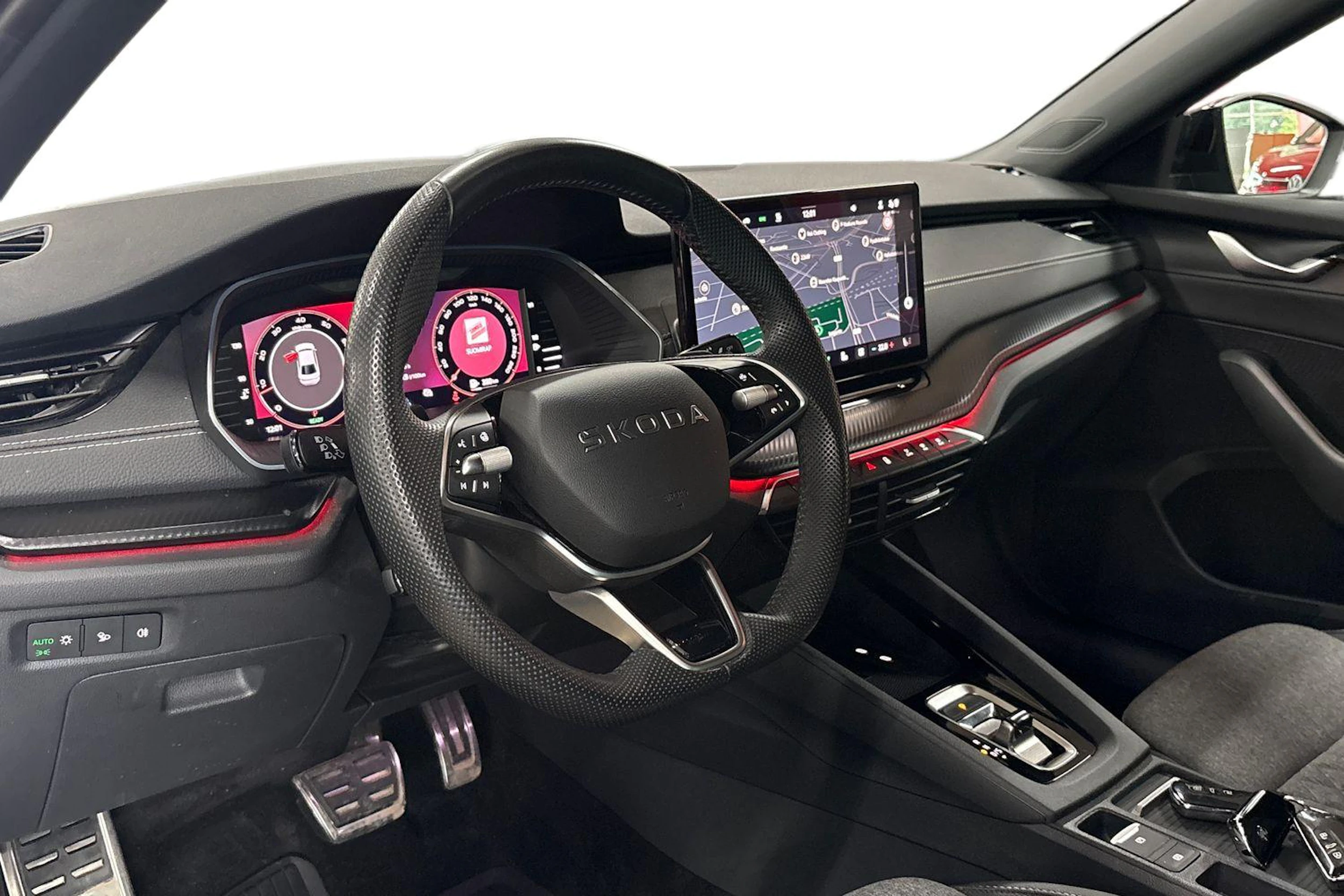 Musta Skoda OCTAVIA 2025 kuva 6.