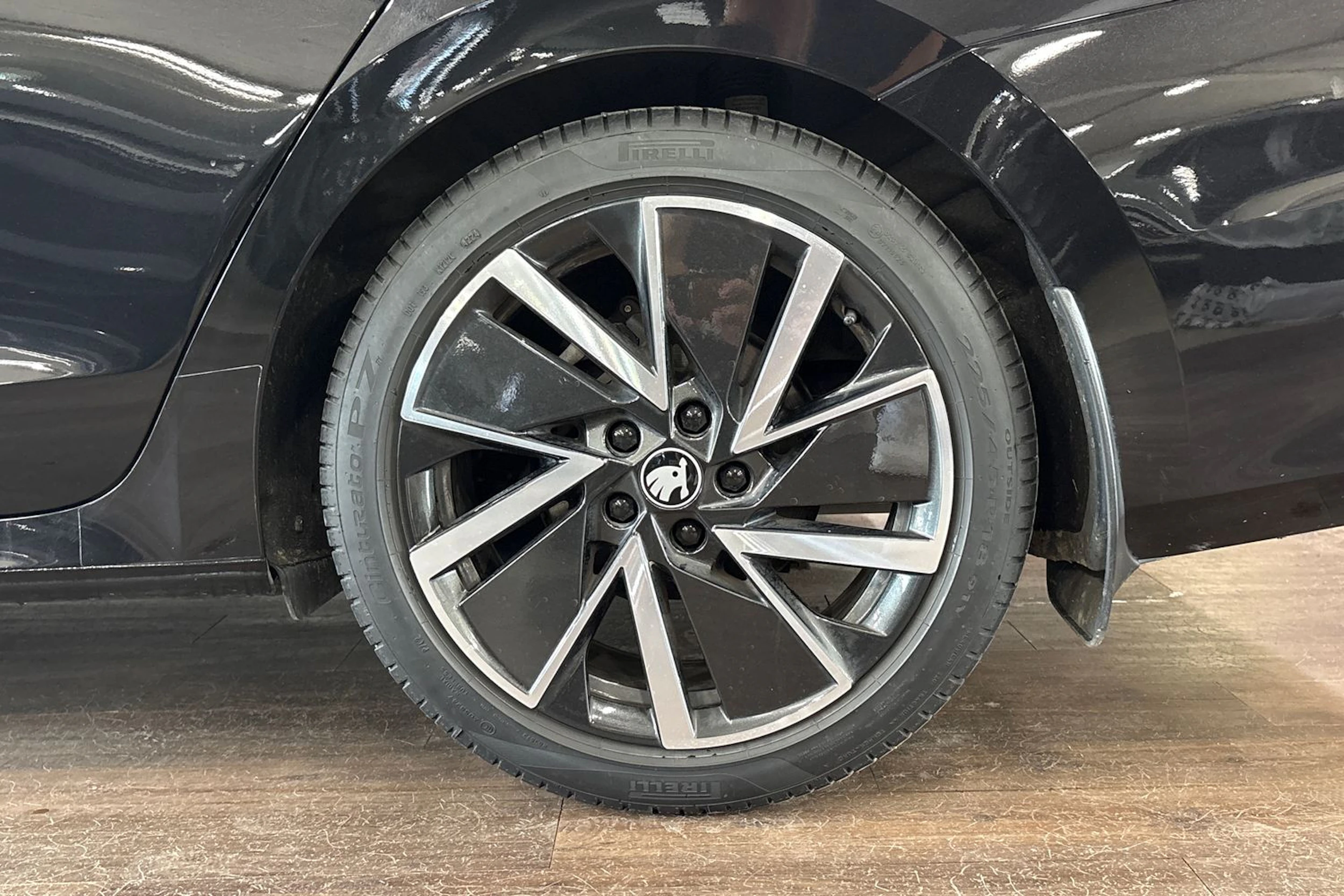 Musta Skoda OCTAVIA 2025 kuva 10.