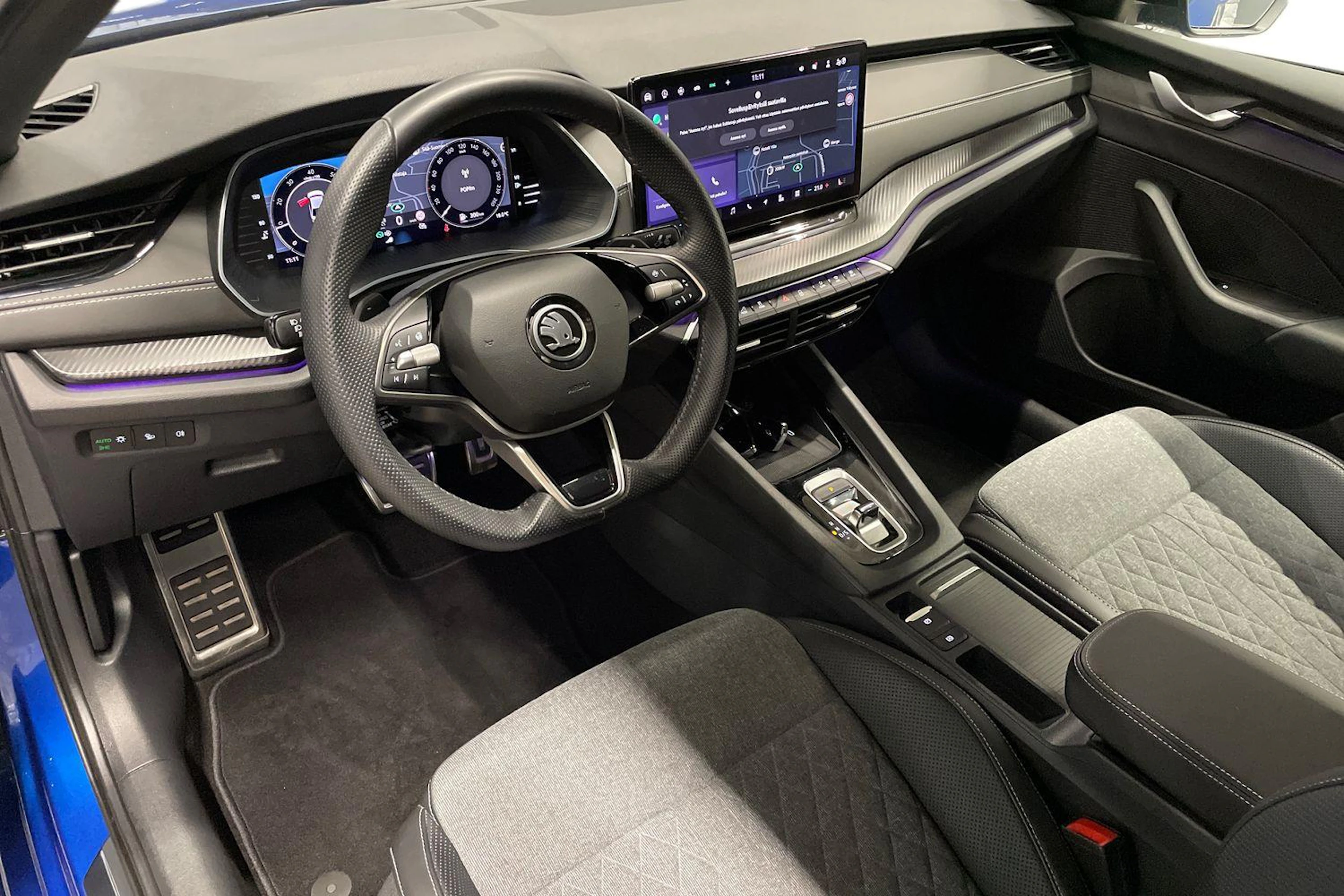 sininen Skoda Octavia 2025 kuva 8.