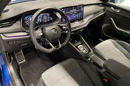 sininen Skoda Octavia 2025 kuva 8.