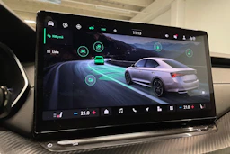sininen Skoda Octavia 2025 kuva 26.