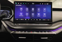 sininen Skoda Octavia 2025 kuva 28.