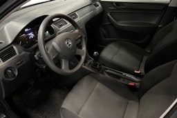 sininen Skoda Rapid 2013 kuva 3.