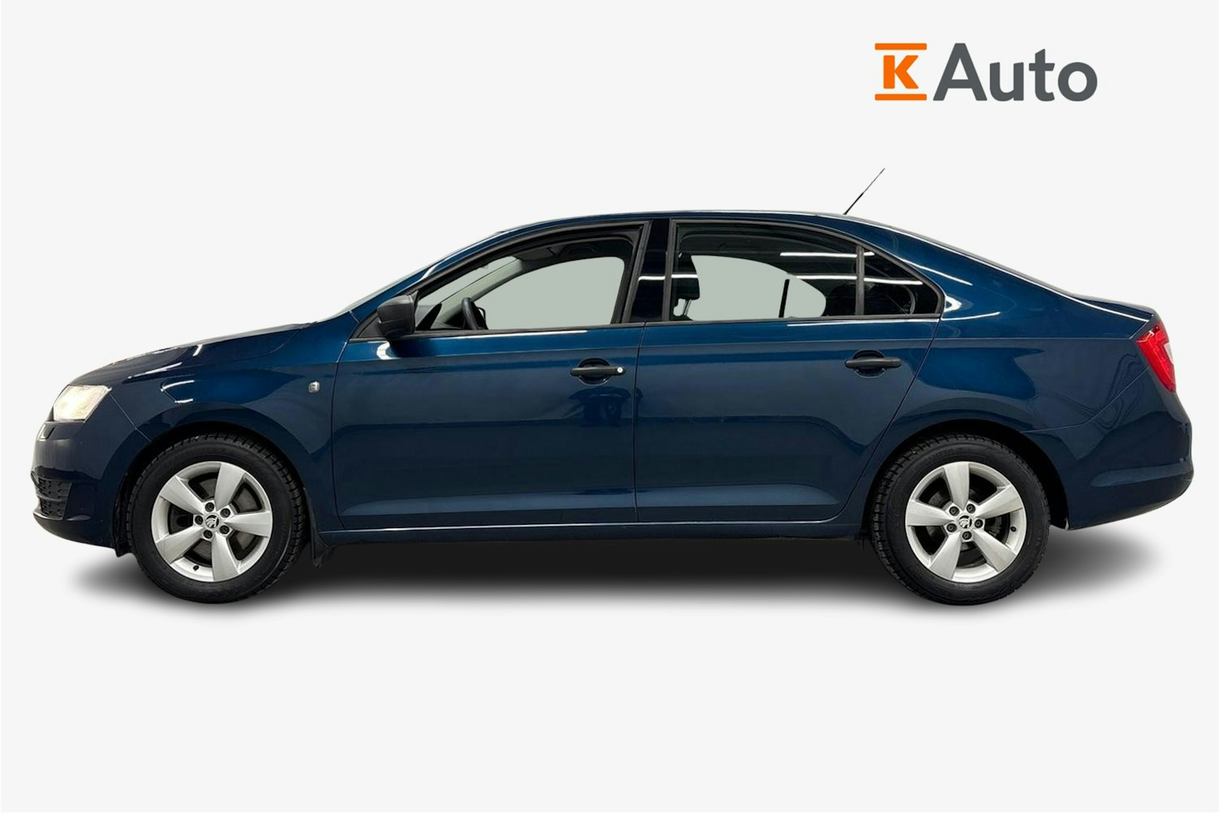 sininen Skoda Rapid 2013 kuva 6.