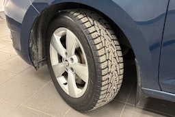 sininen Skoda Rapid 2013 kuva 13.