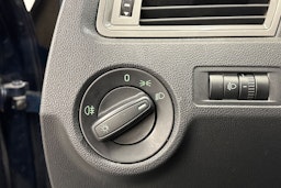 sininen Skoda Rapid 2013 kuva 18.