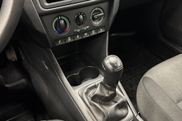 sininen Skoda Rapid 2013 kuva 21.