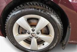 Punainen Skoda RAPID 2013 kuva 11.