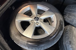 Punainen Skoda RAPID 2013 kuva 13.