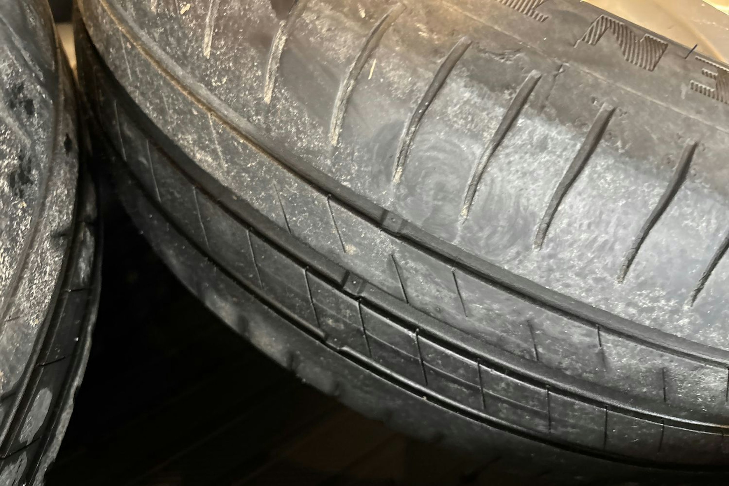 Punainen Skoda RAPID 2013 kuva 14.