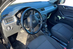 Musta Skoda RAPID 2014 kuva 3.