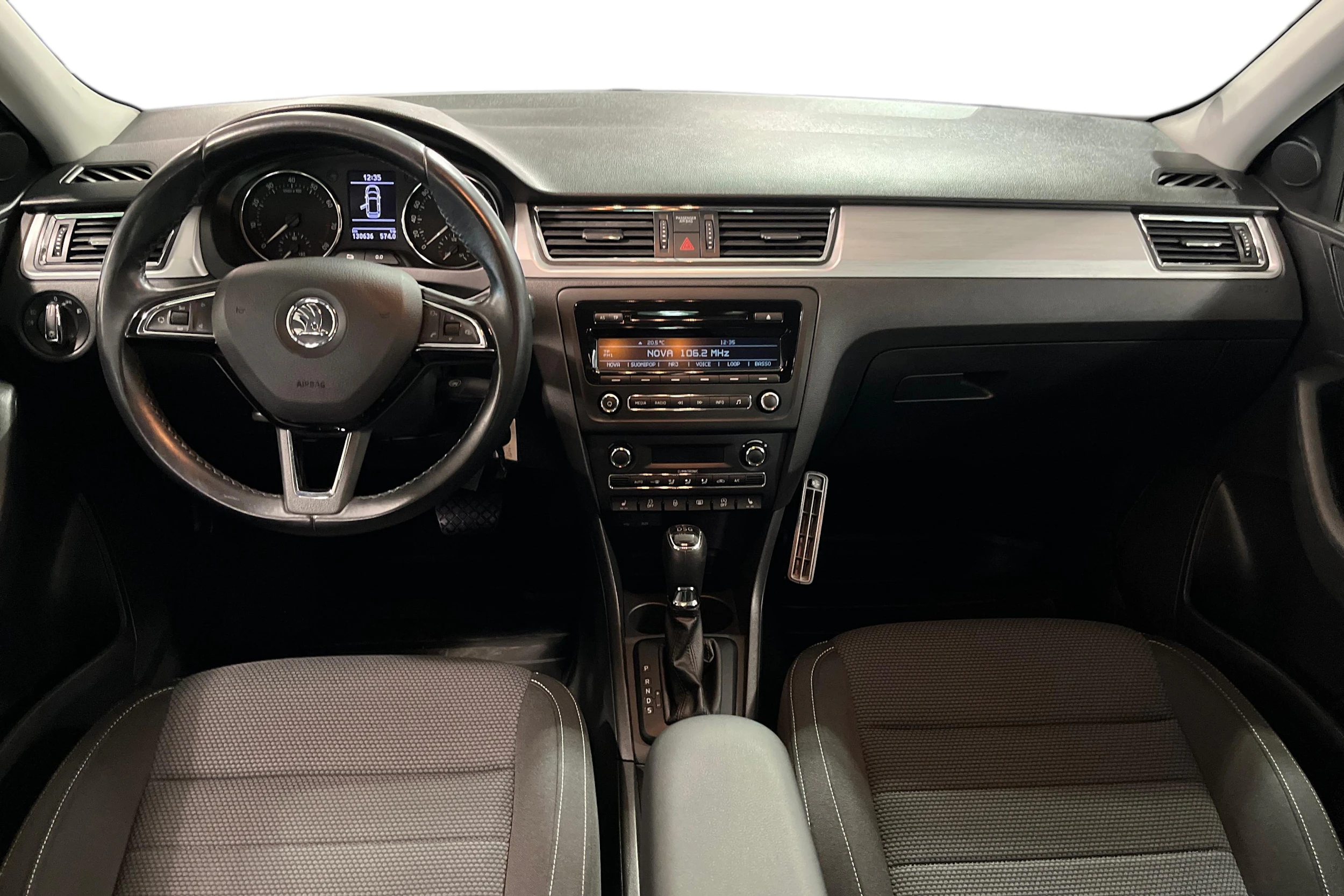 Musta Skoda RAPID 2014 kuva 7.