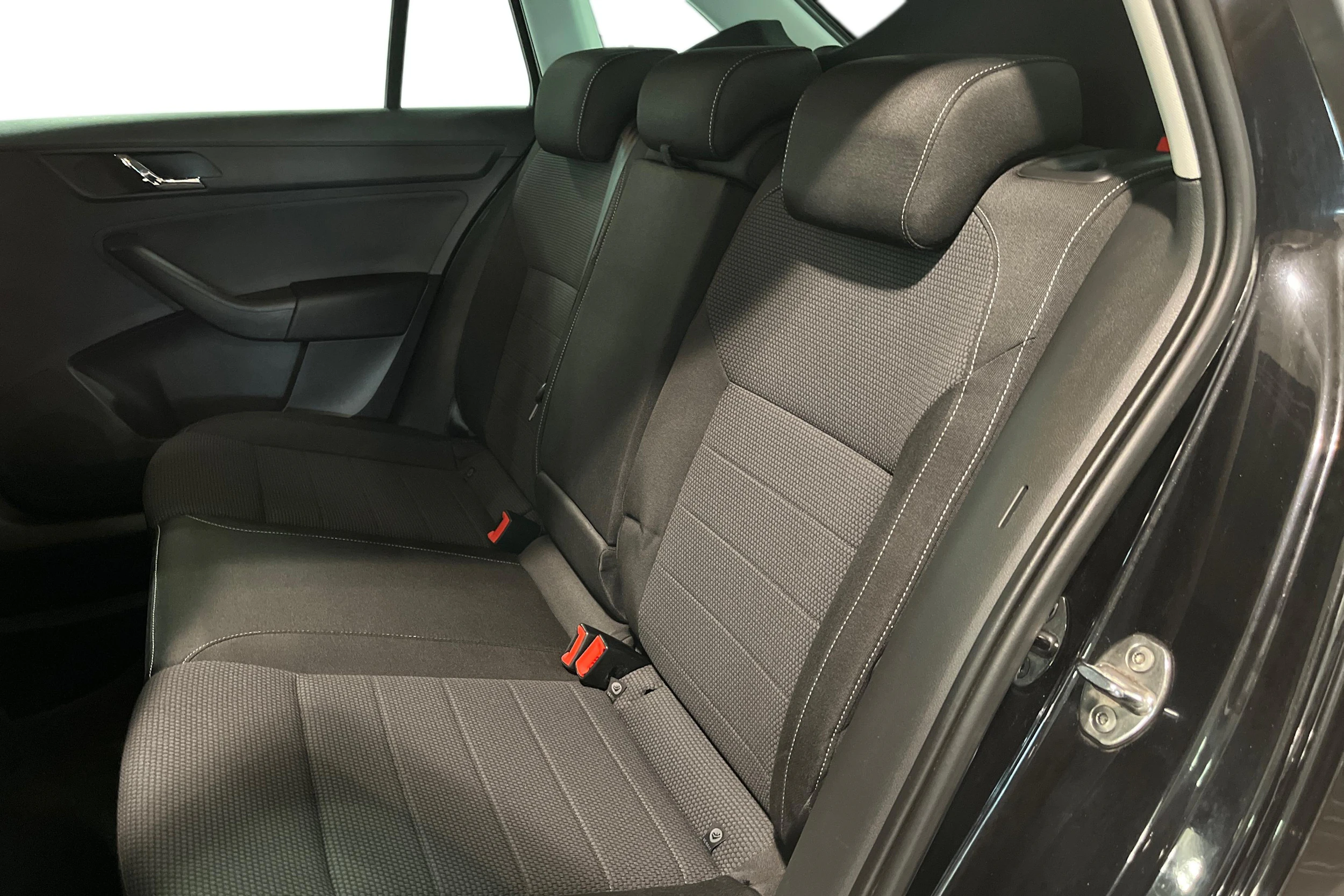Musta Skoda RAPID 2014 kuva 8.