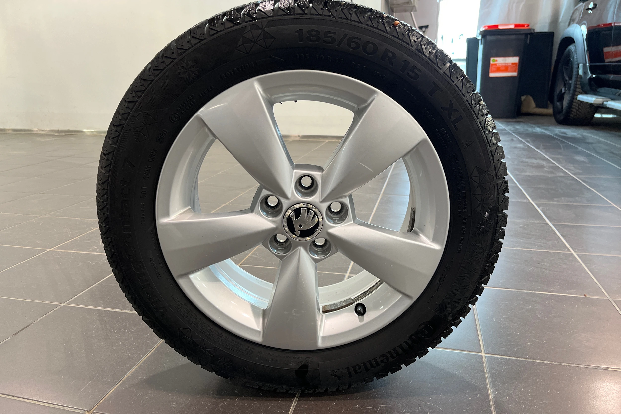 Musta Skoda RAPID 2014 kuva 10.