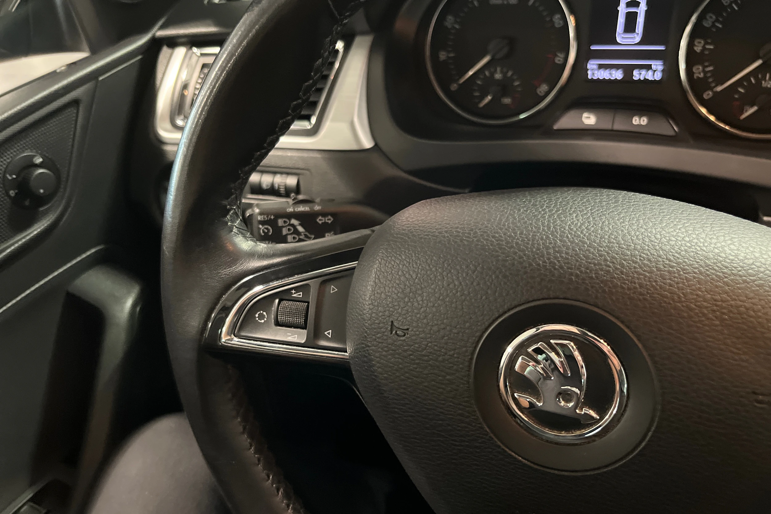 Musta Skoda RAPID 2014 kuva 11.
