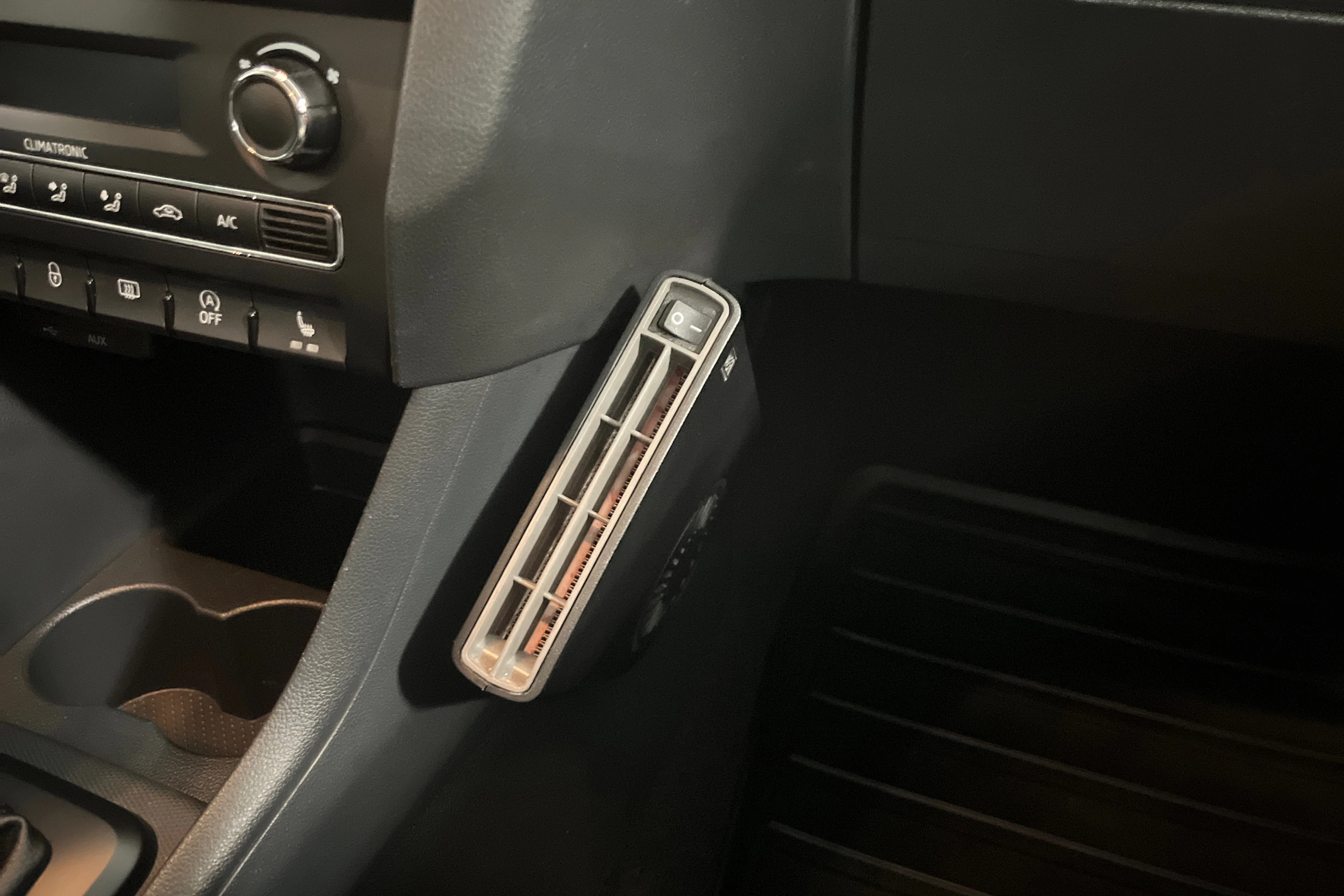 Musta Skoda RAPID 2014 kuva 13.