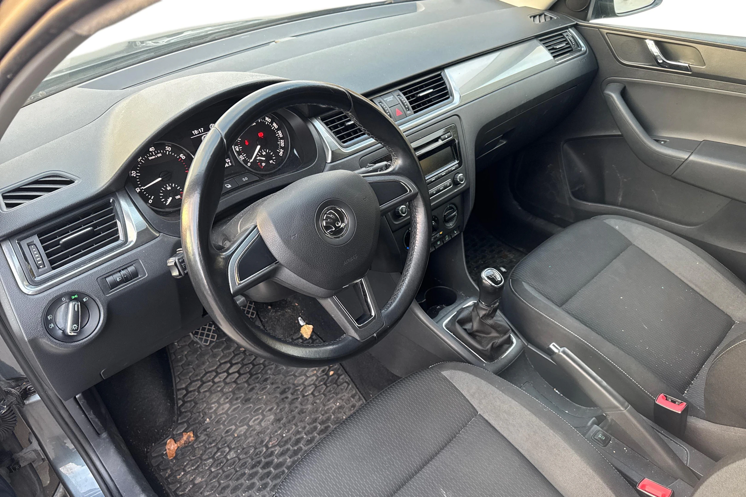 Hopea Skoda RAPID 2014 kuva 3.