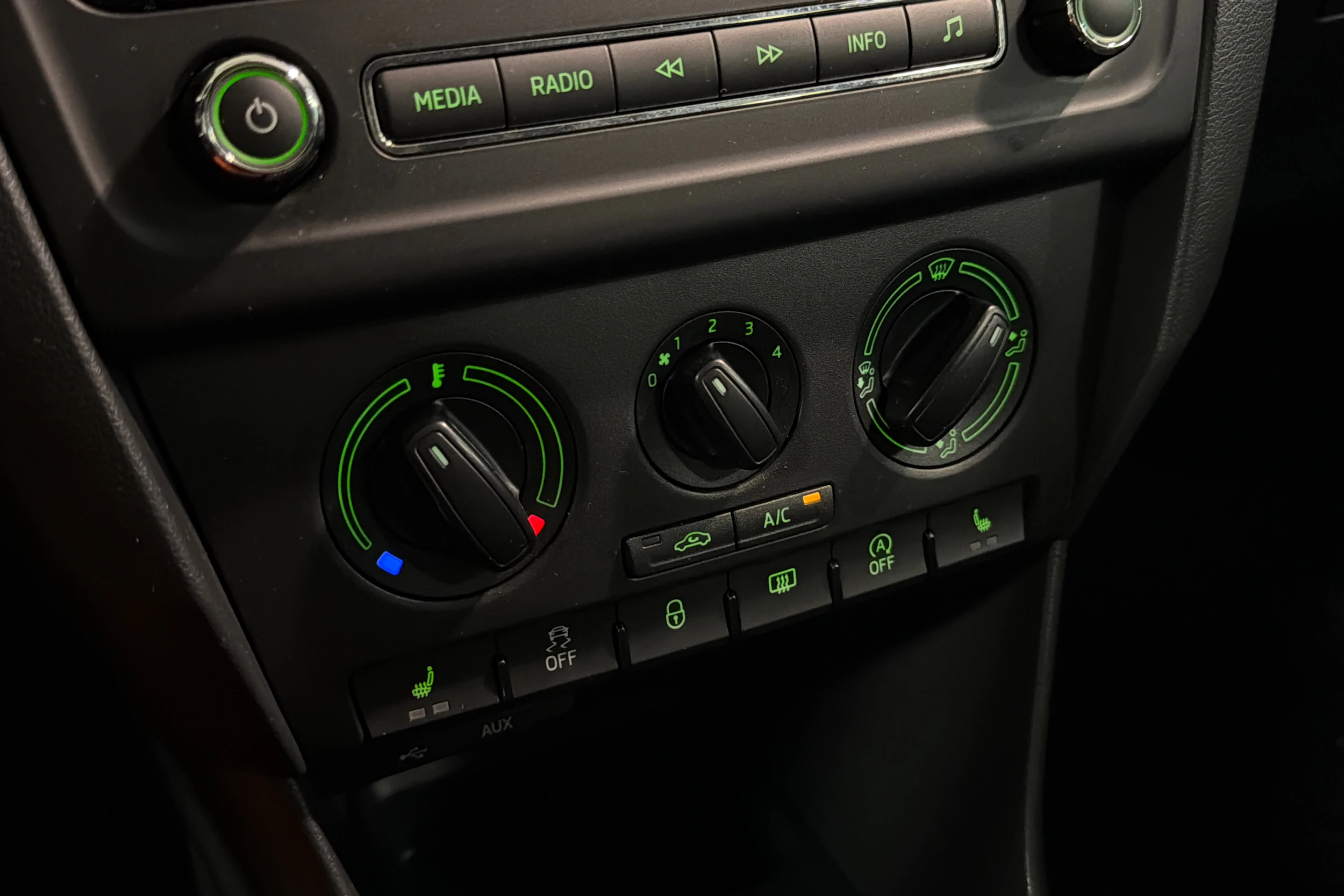 Hopea Skoda RAPID 2014 kuva 17.