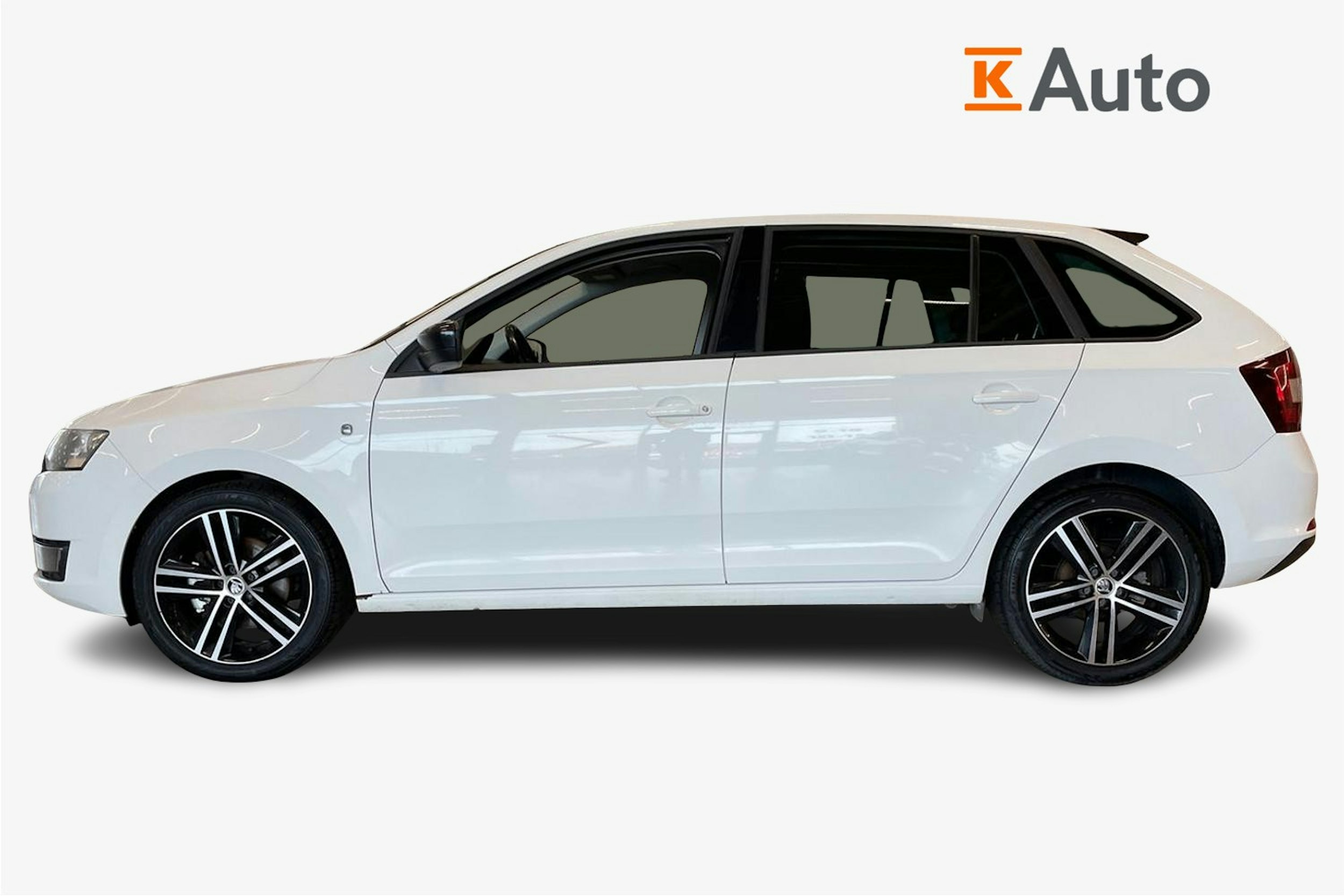 valkoinen Skoda Rapid 2014 kuva 6.