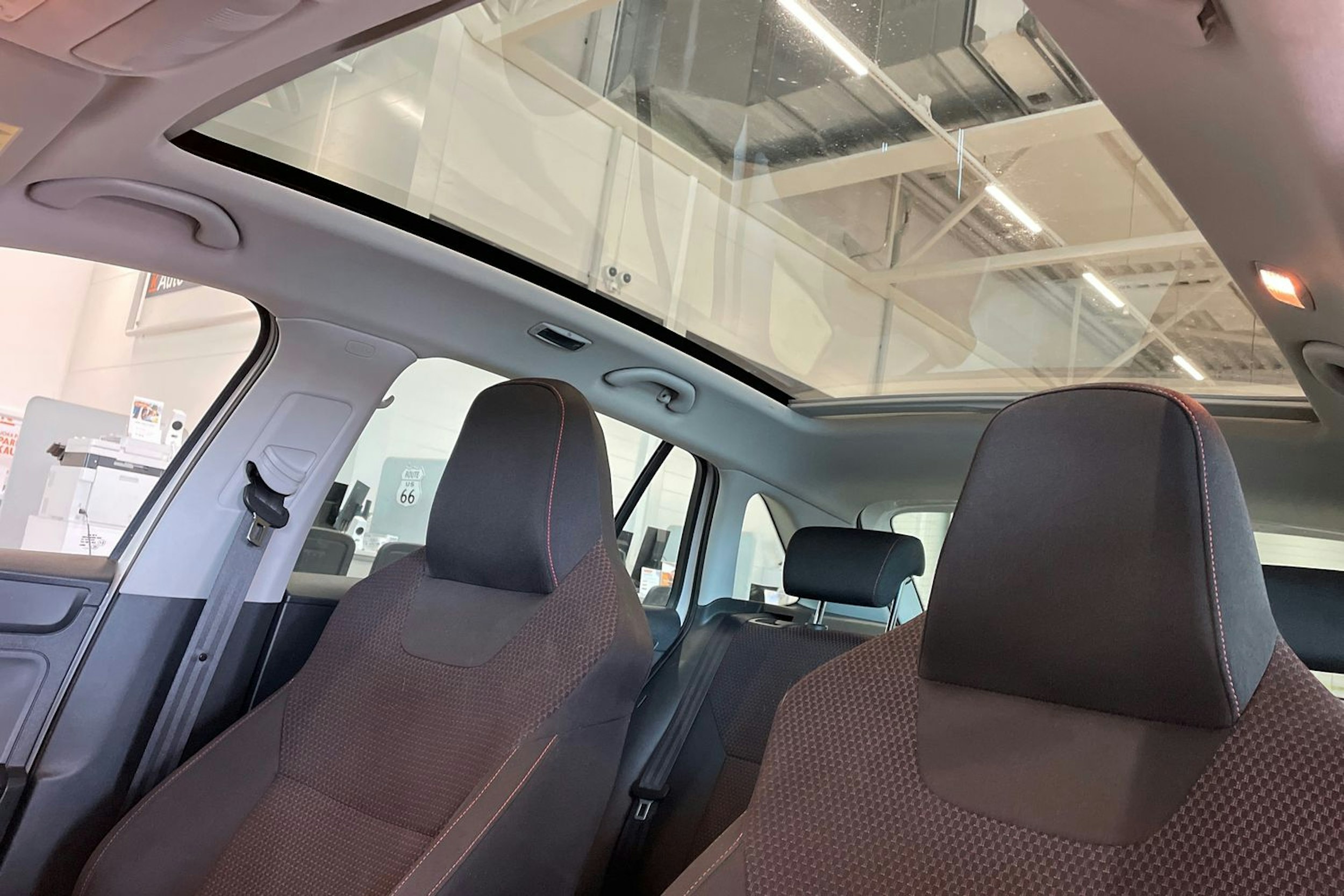 valkoinen Skoda Rapid 2014 kuva 15.