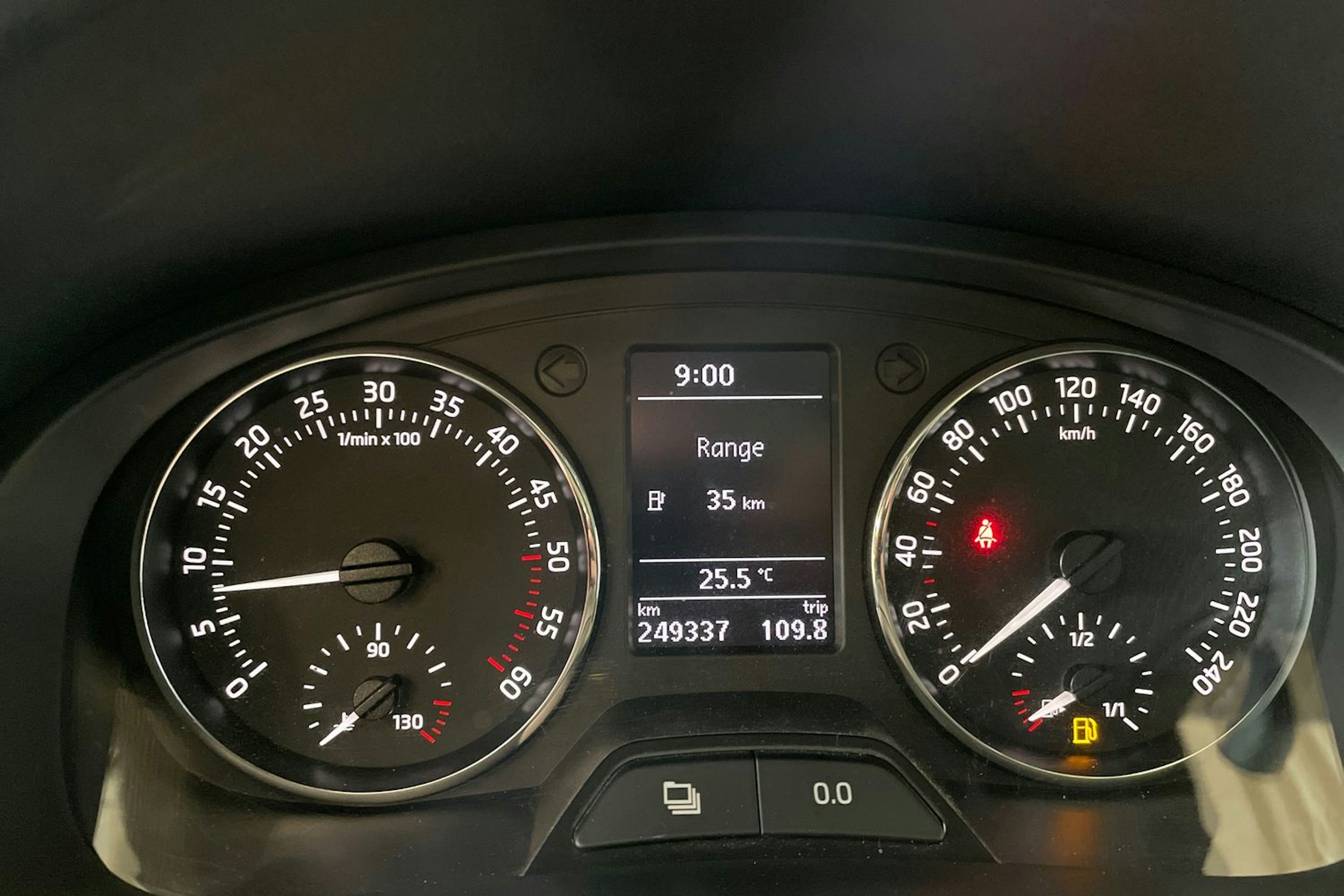 valkoinen Skoda Rapid 2014 kuva 19.