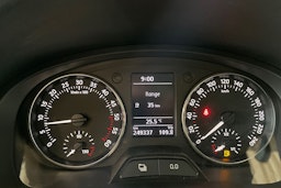 valkoinen Skoda Rapid 2014 kuva 19.
