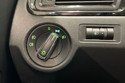valkoinen Skoda Rapid 2014 kuva 21.