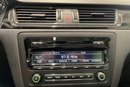 valkoinen Skoda Rapid 2014 kuva 22.