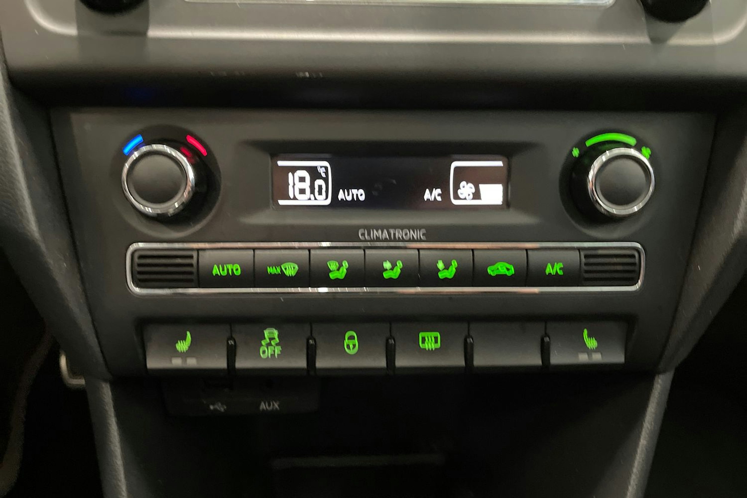 valkoinen Skoda Rapid 2014 kuva 24.