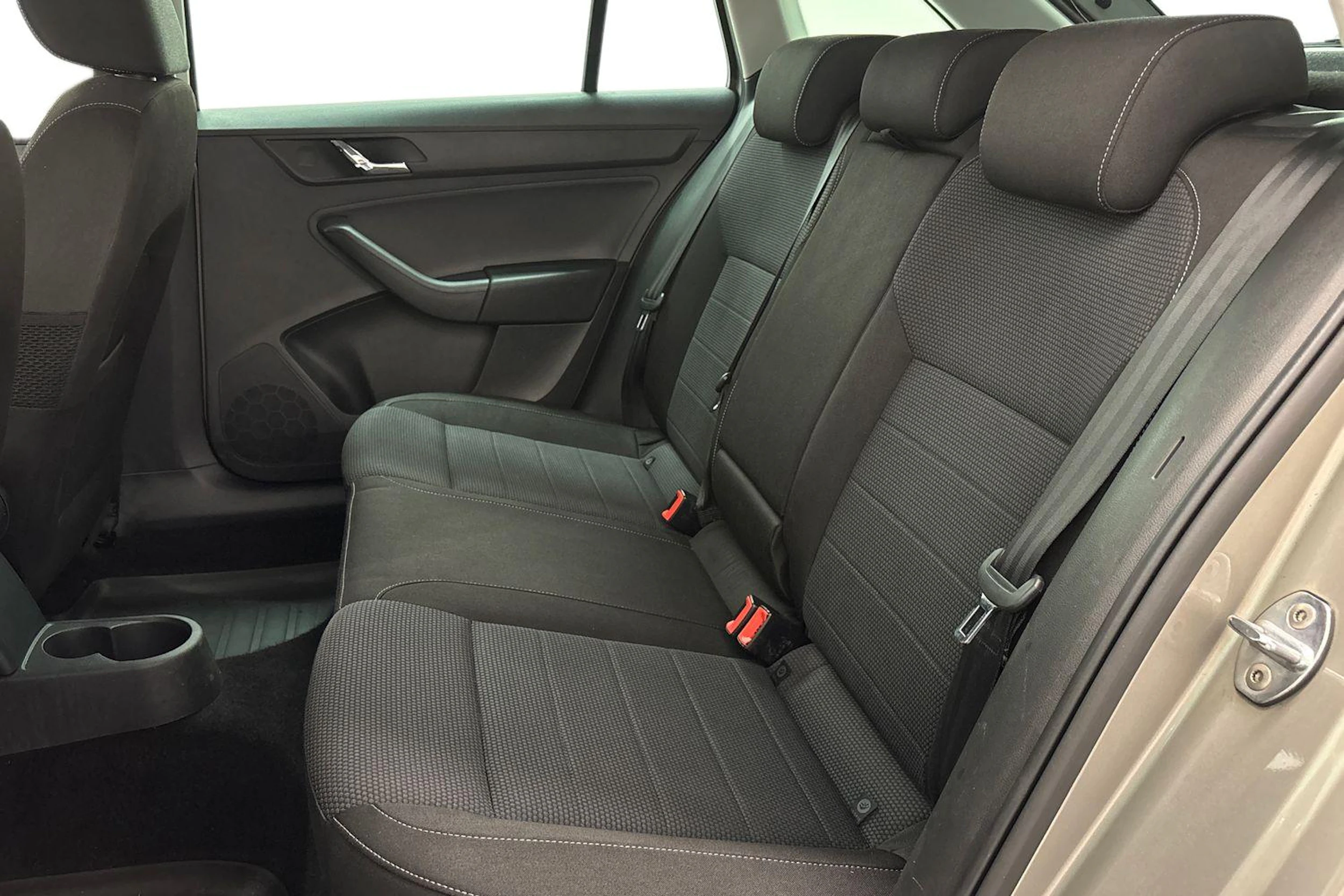 ruskea (beige) Skoda Rapid 2014 kuva 8.