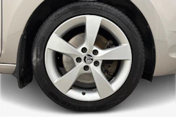 ruskea (beige) Skoda Rapid 2014 kuva 9.