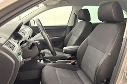 ruskea (beige) Skoda Rapid 2014 kuva 11.