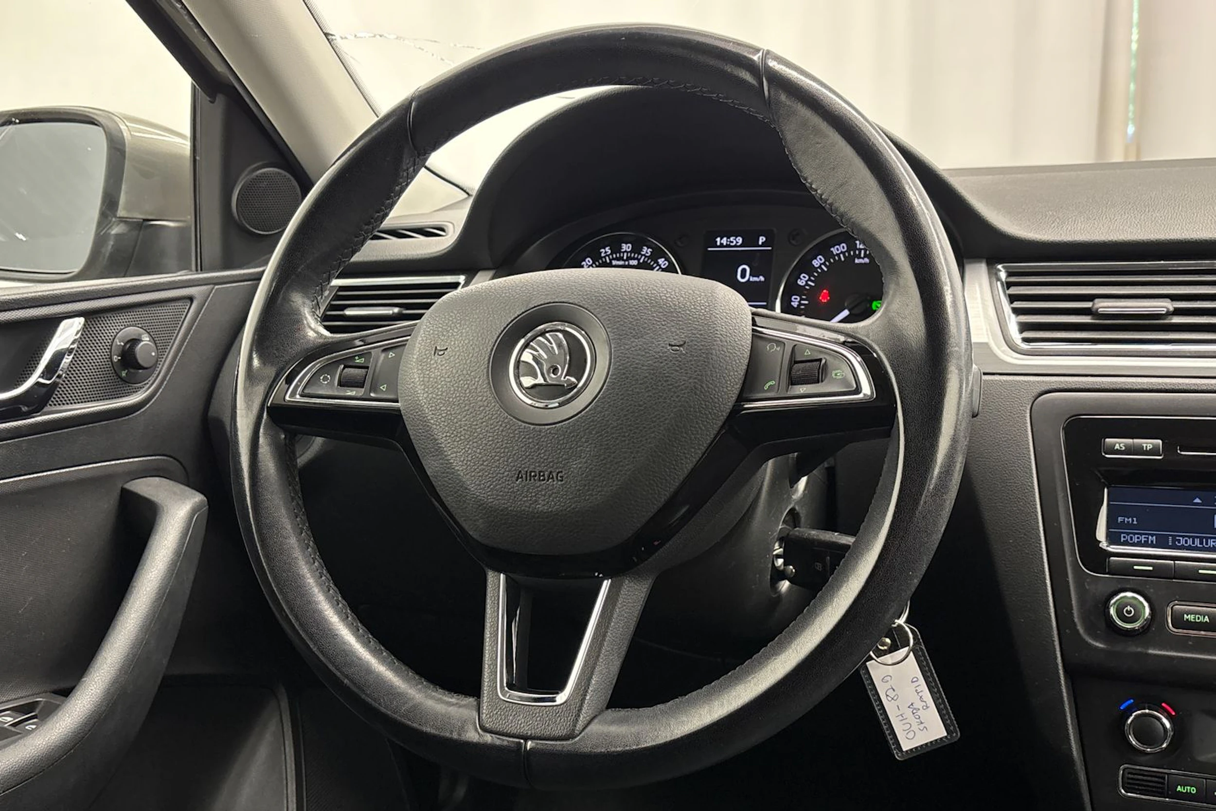 ruskea (beige) Skoda Rapid 2014 kuva 12.