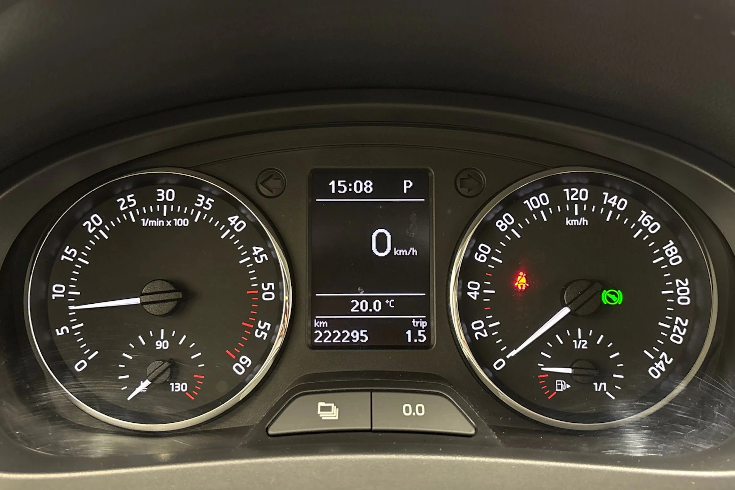 ruskea (beige) Skoda Rapid 2014 kuva 16.