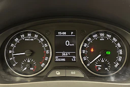 ruskea (beige) Skoda Rapid 2014 kuva 16.