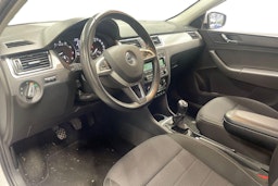 valkoinen Skoda Rapid 2014 kuva 3.