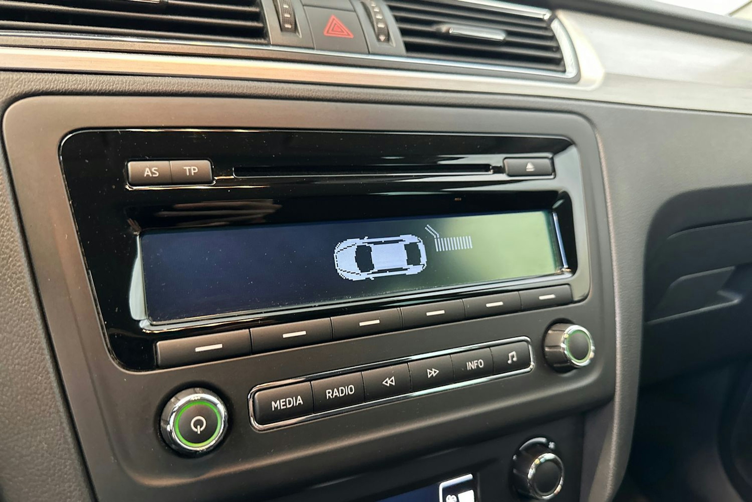 ruskea (beige) Skoda Rapid 2014 kuva 23.