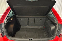 punainen Skoda Rapid 2015 kuva 12.