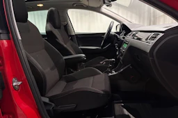 punainen Skoda Rapid 2015 kuva 13.