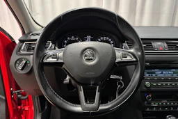 punainen Skoda Rapid 2015 kuva 15.