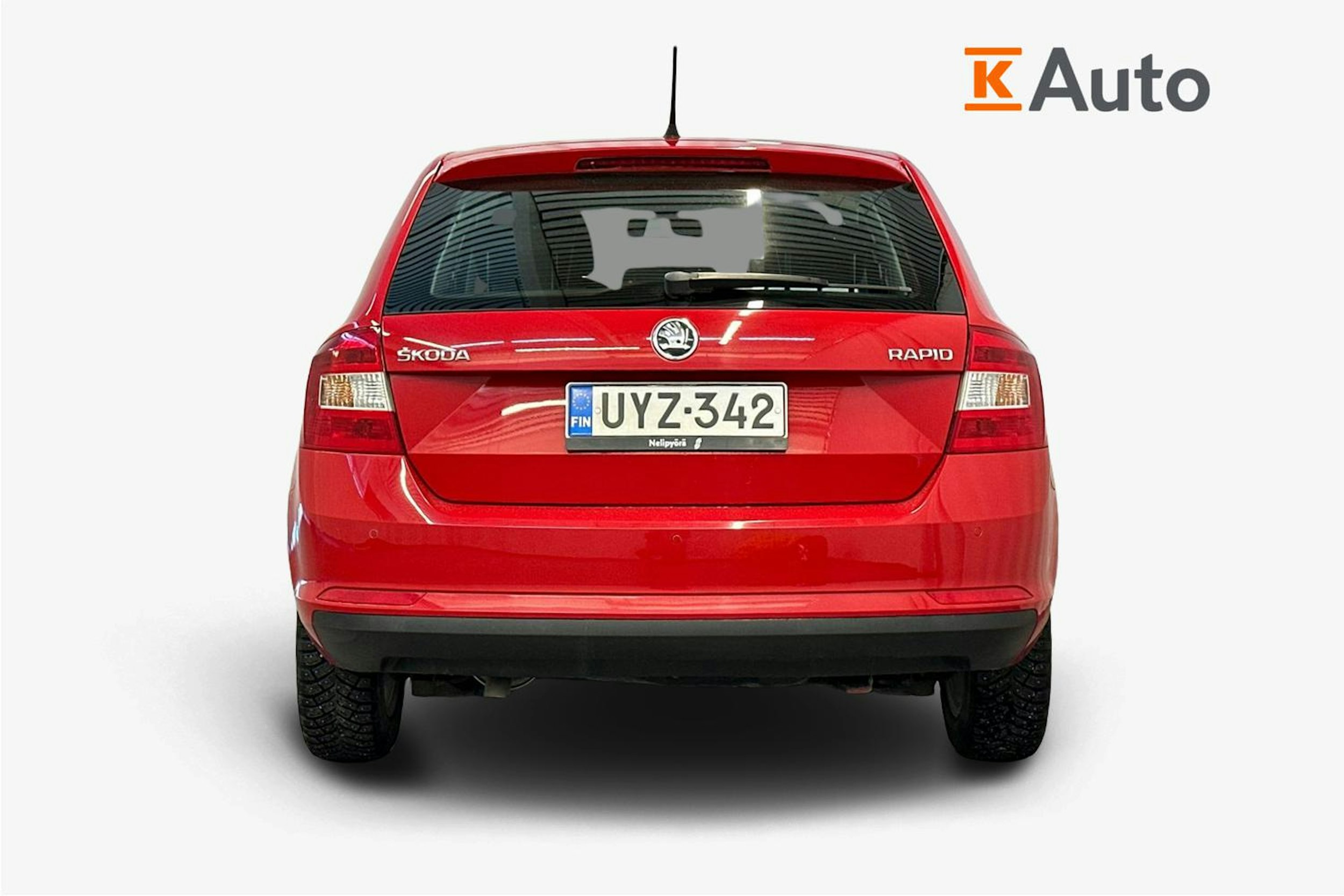 Punainen Skoda RAPID 2015 kuva 3.