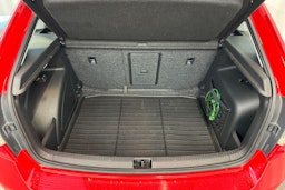 Punainen Skoda RAPID 2015 kuva 26.